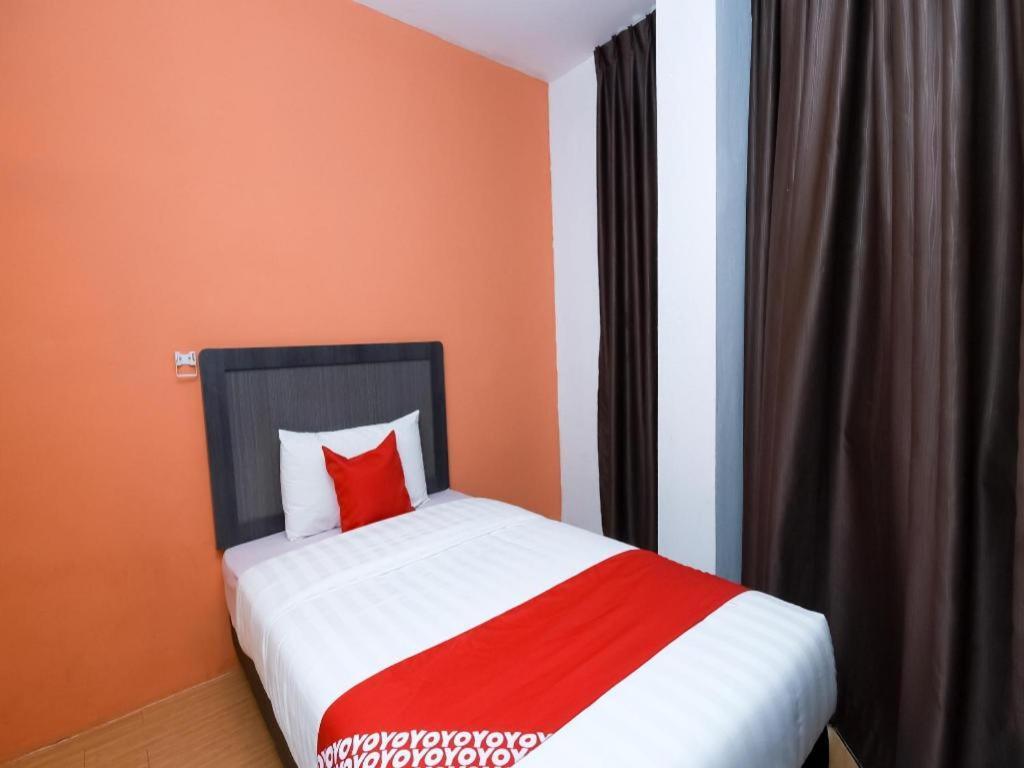 Oyo 1111 Harmony Stay Miri Exterior foto