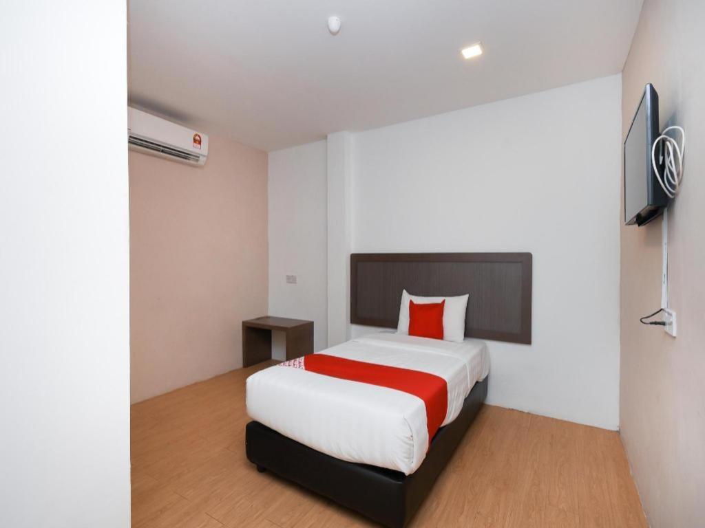 Oyo 1111 Harmony Stay Miri Exterior foto