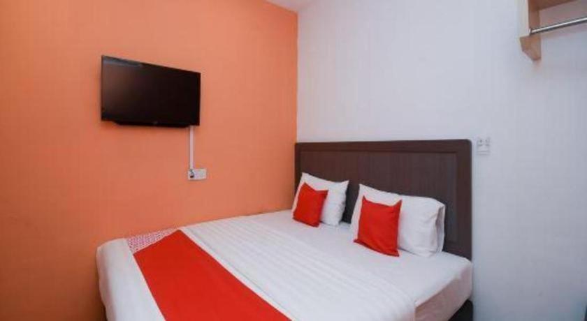 Oyo 1111 Harmony Stay Miri Exterior foto
