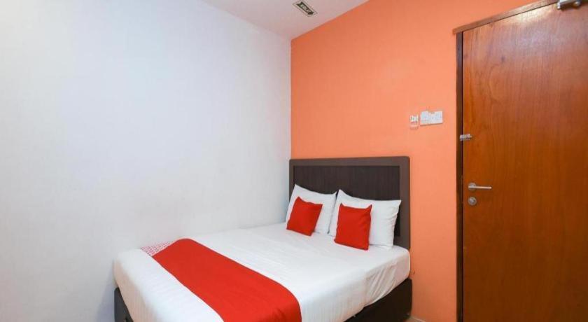 Oyo 1111 Harmony Stay Miri Exterior foto